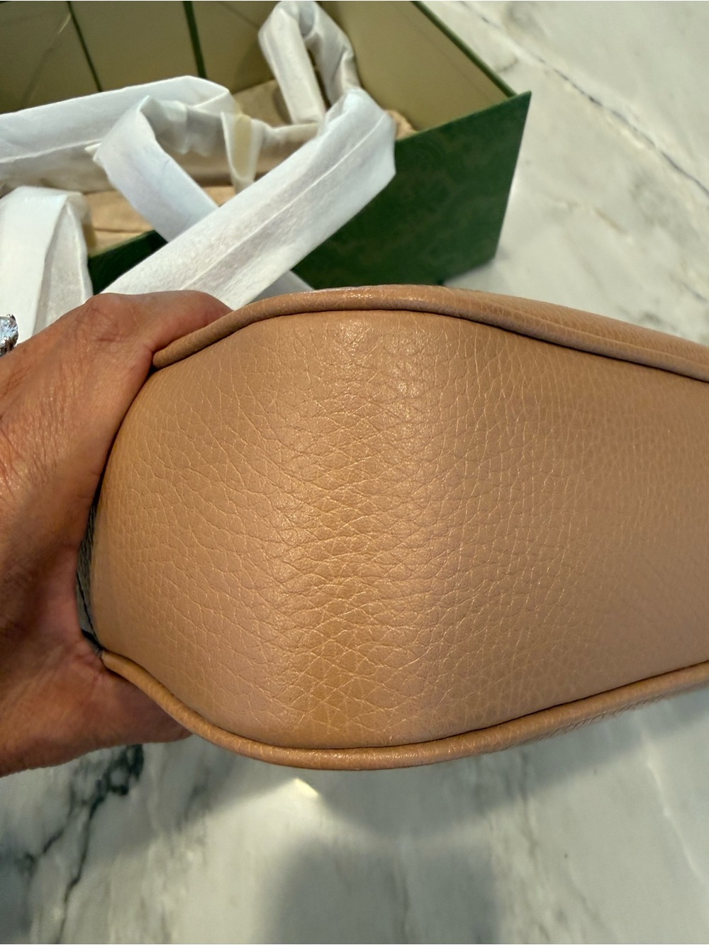 Gucci - Picture 3 of 7